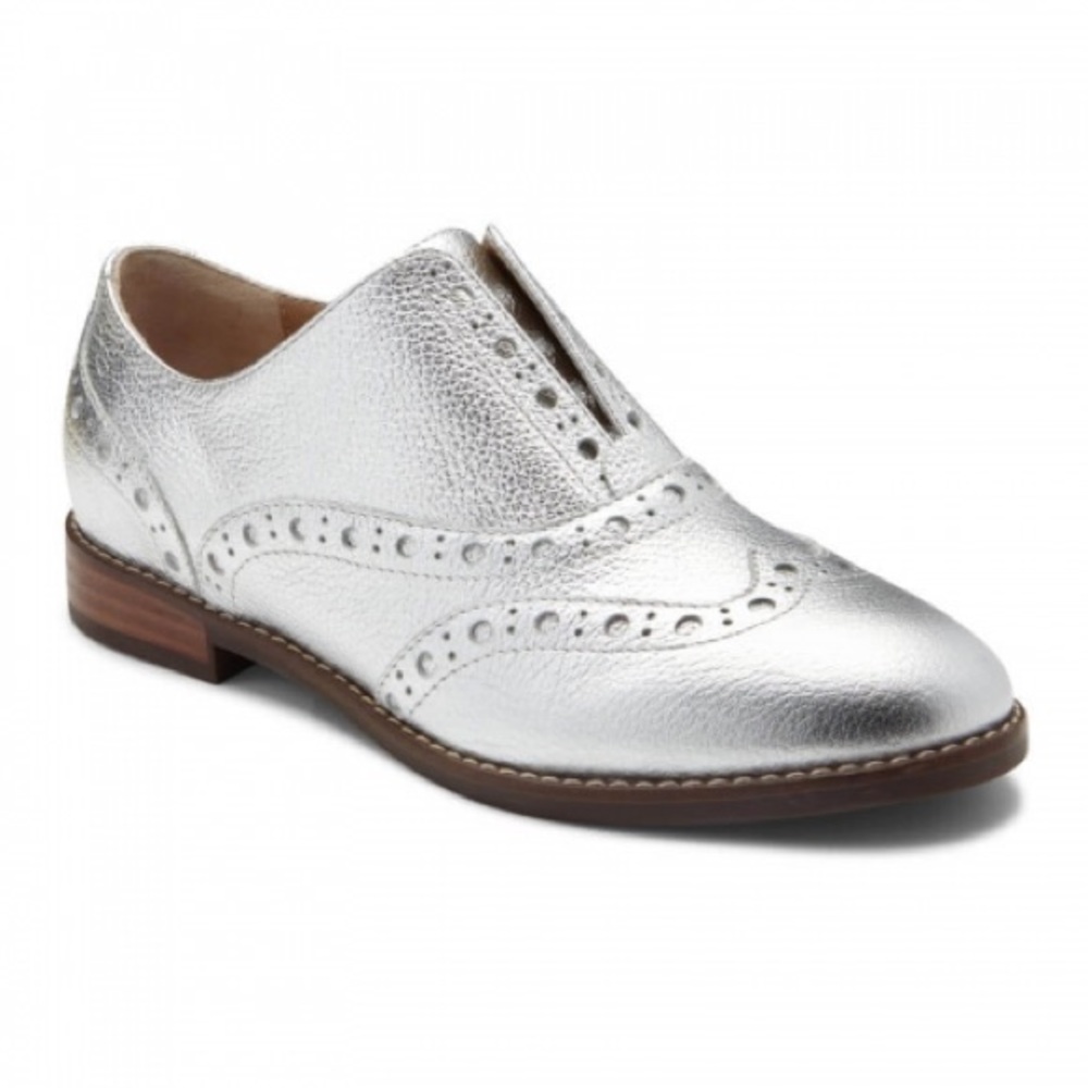 Vionic, size 6 silver oxfords. Perfect condition!